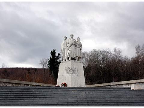 7. fotografia fotogalérie Pamätník dargovských hrdinov - foto