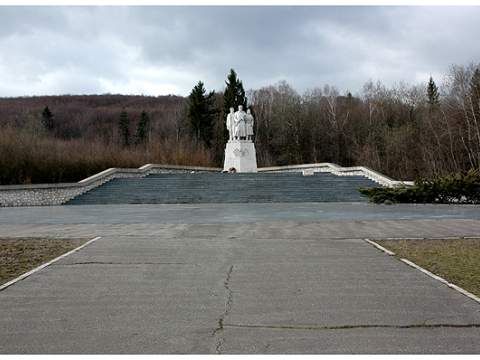 9. fotografia fotogalérie Pamätník dargovských hrdinov - foto