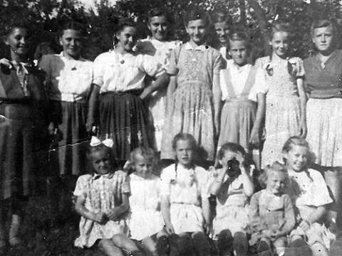 1. fotografia fotogalérie Škola a obec - foto