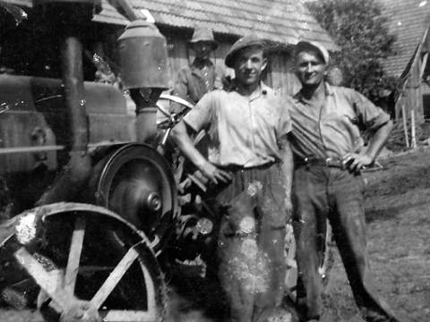 1. fotografia fotogalérie Prvé mláťačky - foto