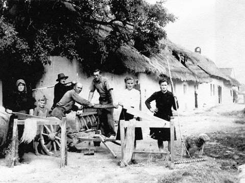 1. fotografia fotogalérie Spracovanie ľanu a konope - foto