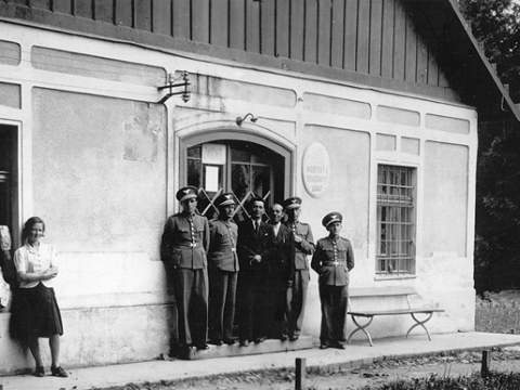 1. fotografia fotogalérie Žandárska stanica a pošta - foto