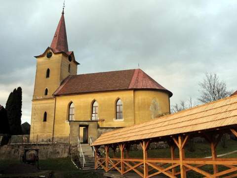 1. fotografia fotogalérie Pôvodne gotický kostol - foto