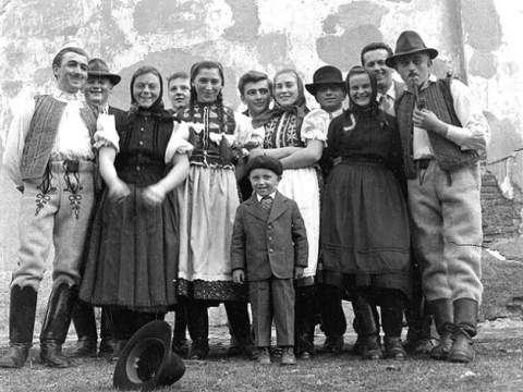 1. fotografia fotogalérie Ochotnícke divadlo a osveta - foto