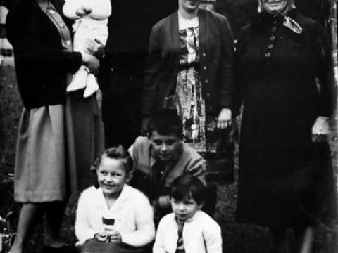 2. fotografia fotogalérie V časoch rozkvetu turizmu pri Dobšinskej ľadovej jaskyni - foto