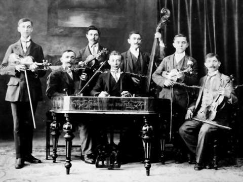 1. fotografia fotogalérie Muzikanti z konca 19. storočia - foto