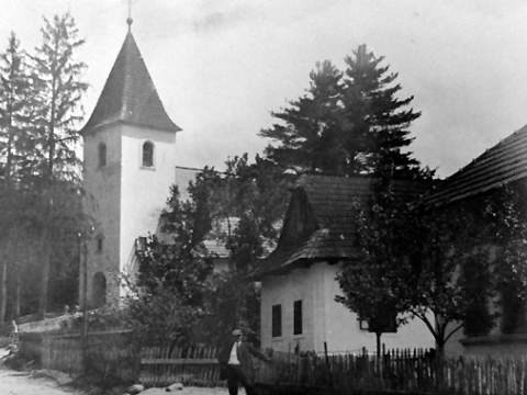 1. fotografia fotogalérie Kostol a domy v prvej polovici 20. storočia - foto
