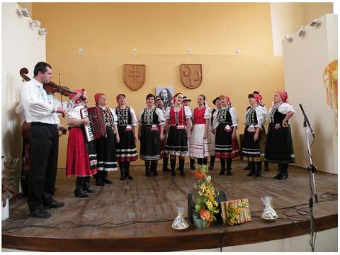 5. fotografia fotogalérie Folklórny súbor Viňančan - foto