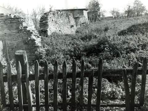 1. fotografia fotogalérie Vojnou zničená dedina - foto