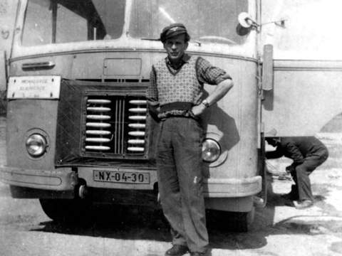 1. fotografia fotogalérie Prvý autobus - foto
