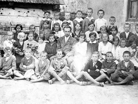 1. fotografia fotogalérie Obec a škola - foto