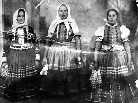 1. fotografia fotogalérie Ženy z roku 1907 - foto