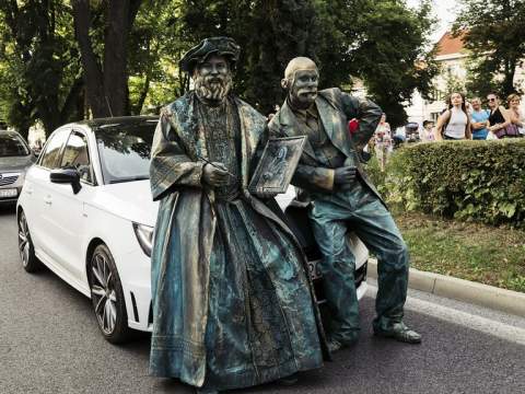 4. fotografia fotogalérie Piaty ročník festivalu Živé sochy s Matejom Landlom aj svetoznámym mímom Milanom Sládkom - foto