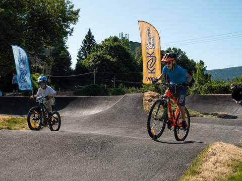 4. fotografia fotogalérie Aktuality / Župa otvorila svoj tretí pumptrack v Rožňave - foto