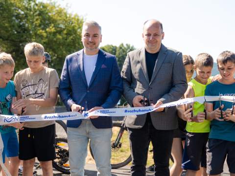 7. fotografia fotogalérie Aktuality / Župa otvorila svoj tretí pumptrack v Rožňave - foto
