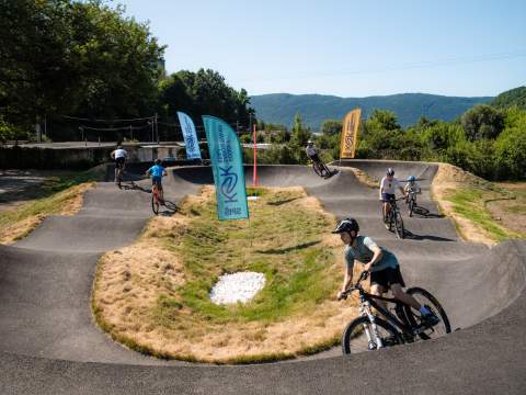 8. fotografia fotogalérie Aktuality / Župa otvorila svoj tretí pumptrack v Rožňave - foto