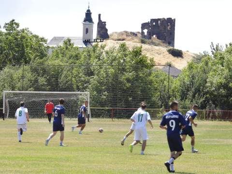 1. fotografia fotogalérie Aktuality / Trofeje 7. ročníka neregistrovaných mužstiev KFL vybojovali Zemplínčania - foto