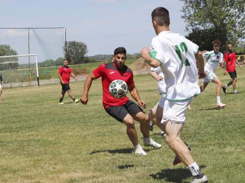 3. fotografia fotogalérie Aktuality / Trofeje 7. ročníka neregistrovaných mužstiev KFL vybojovali Zemplínčania - foto