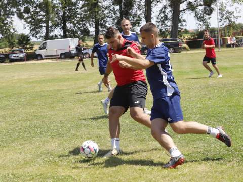 5. fotografia fotogalérie Aktuality / Trofeje 7. ročníka neregistrovaných mužstiev KFL vybojovali Zemplínčania - foto