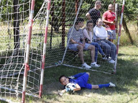 6. fotografia fotogalérie Aktuality / Trofeje 7. ročníka neregistrovaných mužstiev KFL vybojovali Zemplínčania - foto