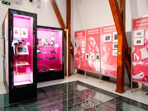 9. fotografia fotogalérie Aktuality / Česká kráľovná popu mieri do Košíc - foto