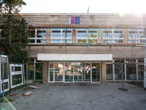 15. fotografia fotogalérie Aktuality / SOŠ technická v Michalovciach bude prvou župnou školou s vlastnou fotovoltaickou elektrárňou - foto