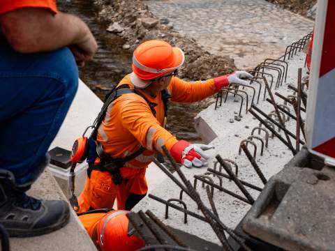 14. fotografia fotogalérie Aktuality / Zrekonštruovaný most pri obci Debraď je vyšší a pripravený aj na 100-ročnú vodu - foto