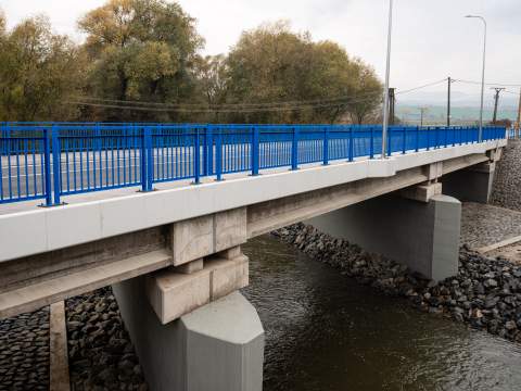 2. fotografia fotogalérie Aktuality / Most v Ploskom je hotový, kraj stihol rekonštrukciu o mesiac skôr - foto
