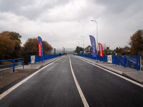 5. fotografia fotogalérie Aktuality / Most v Ploskom je hotový, kraj stihol rekonštrukciu o mesiac skôr - foto