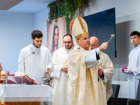 1. fotografia fotogalérie Aktuality / Vo Vysokej nad Uhom pribudlo Centrum pre mládež aj náučný chodník Cesta pútnika - foto