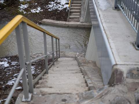 5. fotografia fotogalérie Aktuality / Župa zrekonštruovala most pred obcou Ďurkov - foto