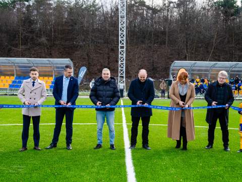 4. fotografia fotogalérie Aktuality / Nové futbalové ihrisko s umelým povrchom v Rožňave prinesie lepšie podmienky pre športovcov i verejnosť - foto