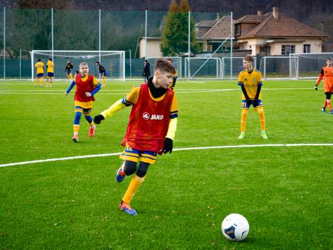 1. fotografia fotogalérie Aktuality / Nové futbalové ihrisko s umelým povrchom v Rožňave prinesie lepšie podmienky pre športovcov i verejnosť - foto