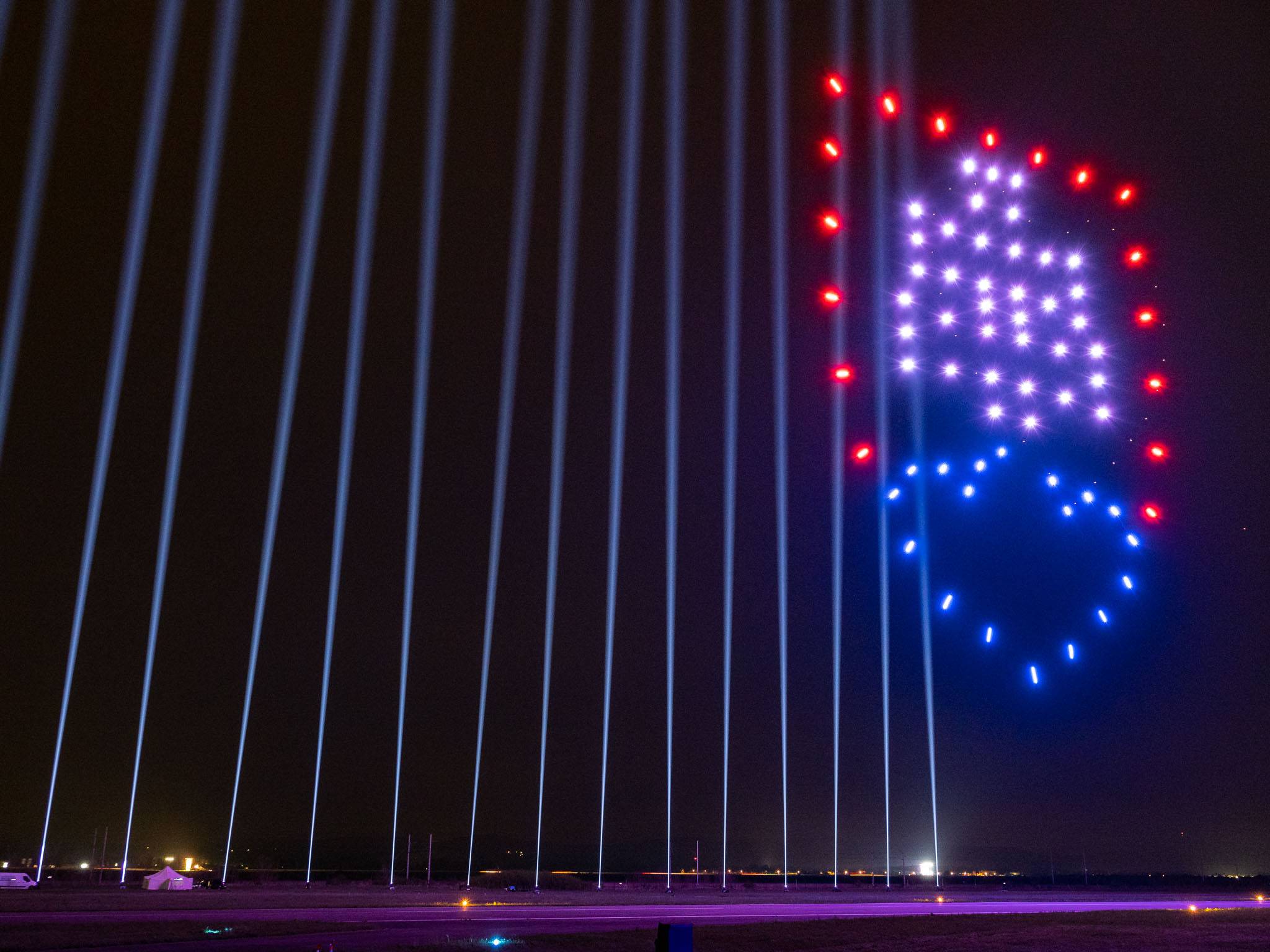 Fotka článku Do kraja mieri najväčšia dronová šou