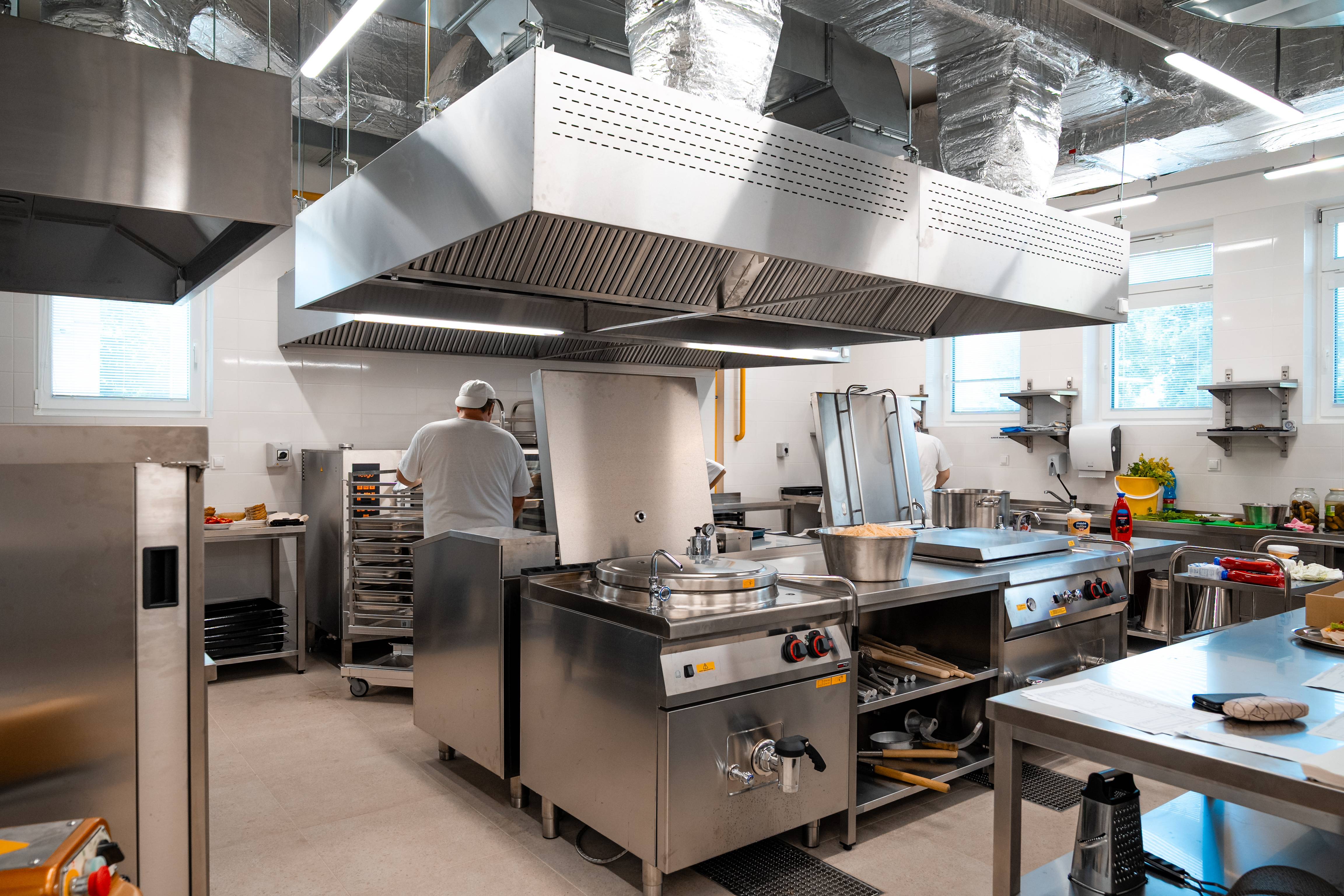 Fotka článku Župa postavila v Rožňave novú jedáleň, poslúži štyrom stredným školám