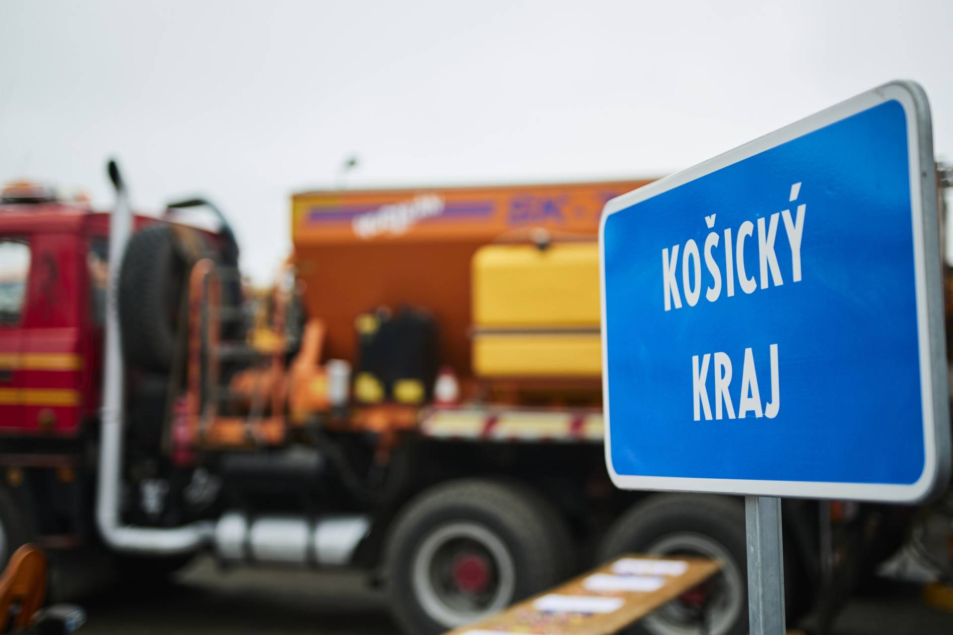 Fotka článku 3 nové tandemové vibračné valce na Správe ciest KSK