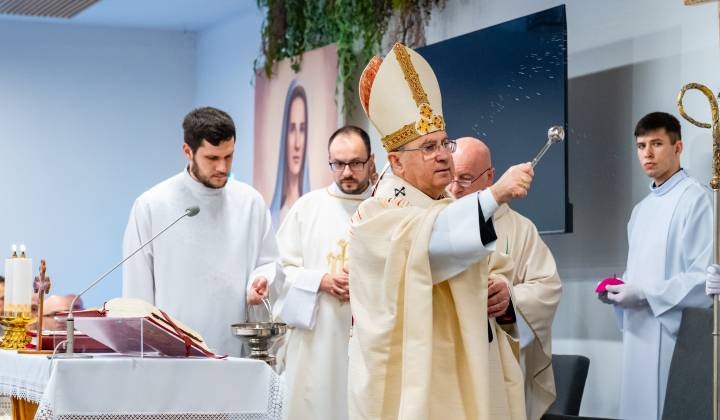 Fotka - Vo Vysokej nad Uhom pribudlo Centrum pre mládež aj náučný chodník Cesta pútnika