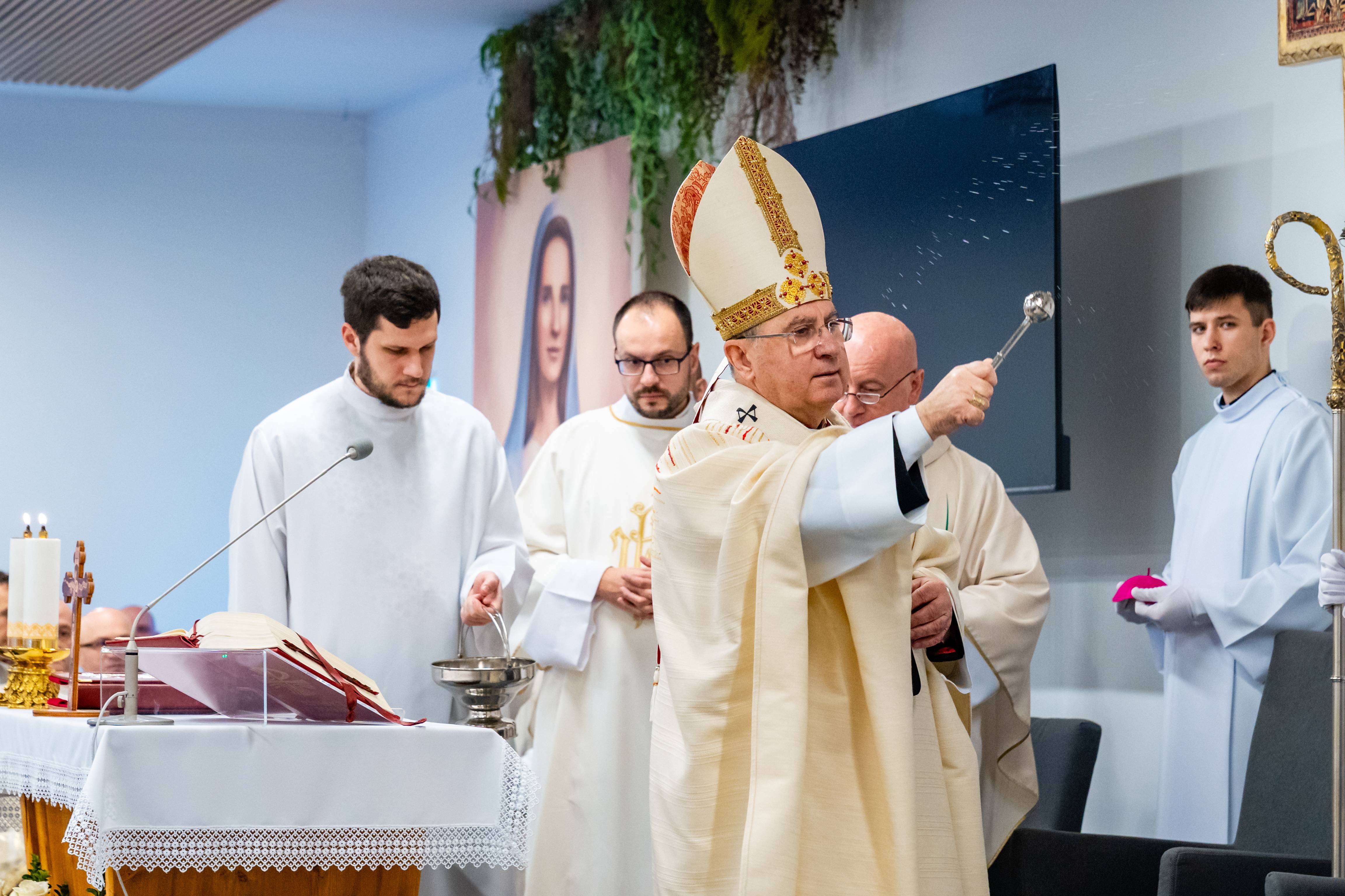 Fotka článku Vo Vysokej nad Uhom pribudlo Centrum pre mládež aj náučný chodník Cesta pútnika