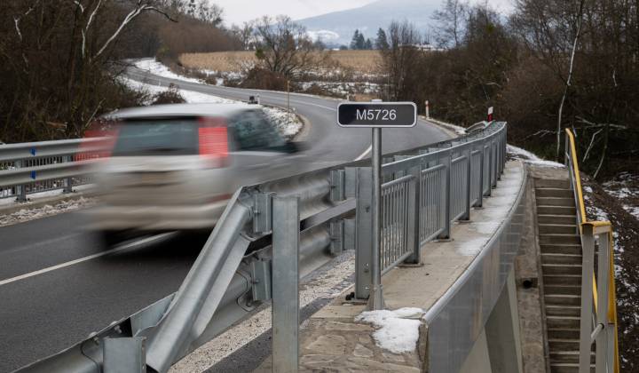 Fotka - Župa zrekonštruovala most pred obcou Ďurkov
