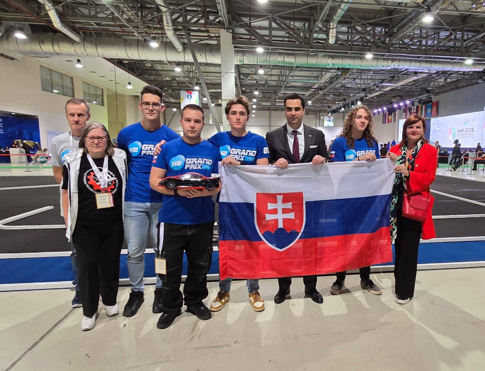 Fotka článku Župní študenti zo Strojar Riders víťazmi H2 Grand Prix PRO na SAF – STEAM Azerbaijan 2025