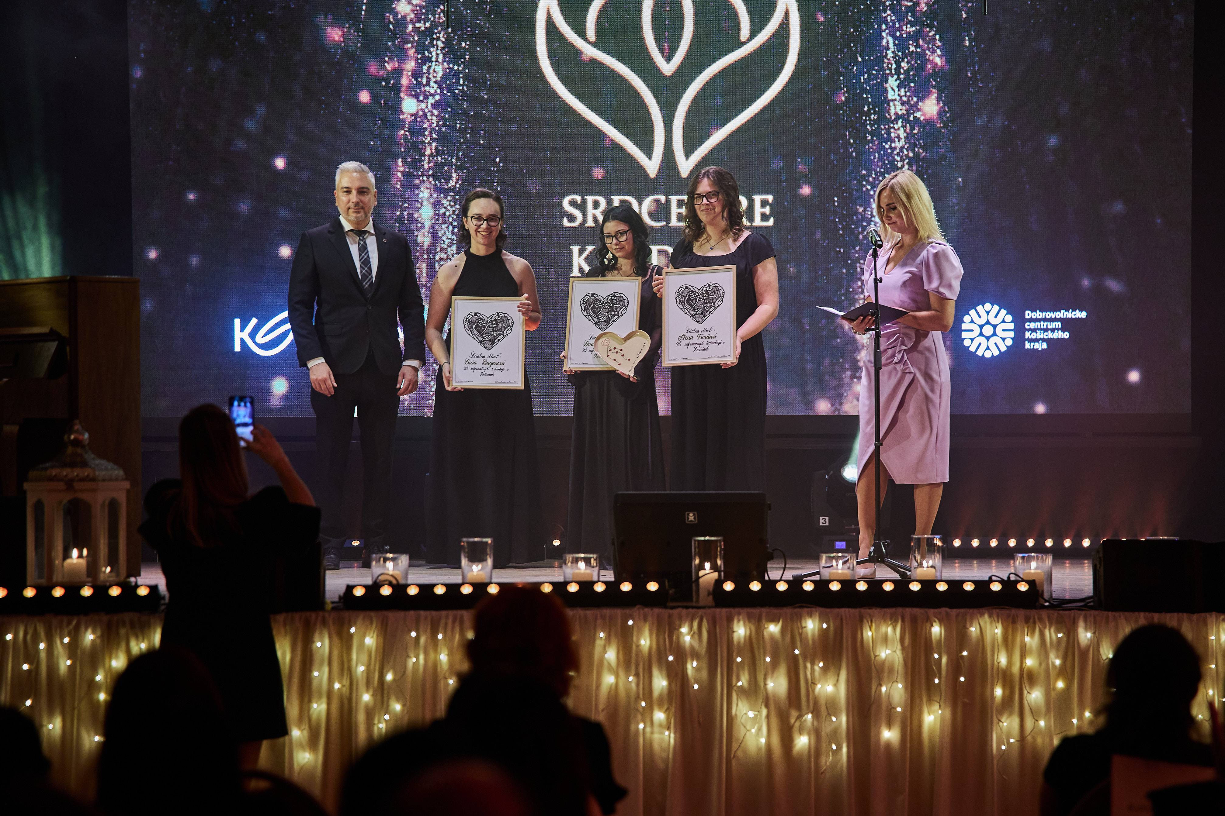 Fotka článku Kraj ocenil dobrovoľníkov, ktorí menili život v kraji k lepšiemu