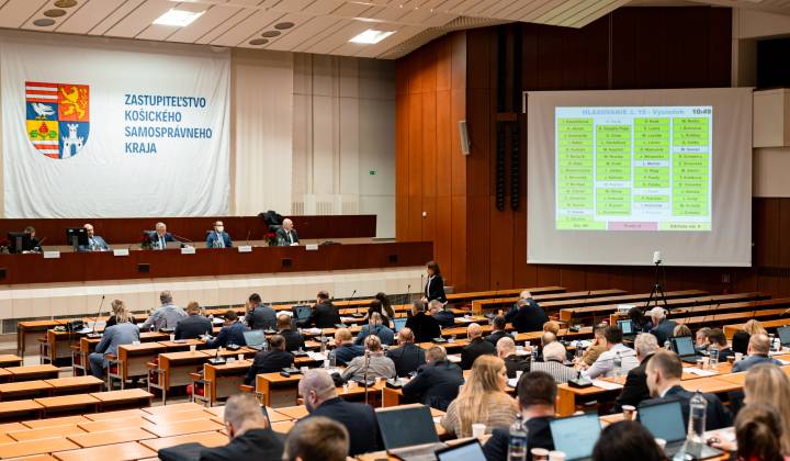 Fotka - Zastupiteľstvo KSK: Poslanci schválili budúci prenájom pozemkov v areáli Sobraneckých kúpeľov