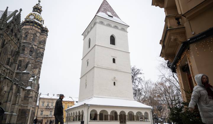 Fotka - Druhá etapa rekonštrukcie Urbanovej veže hotová