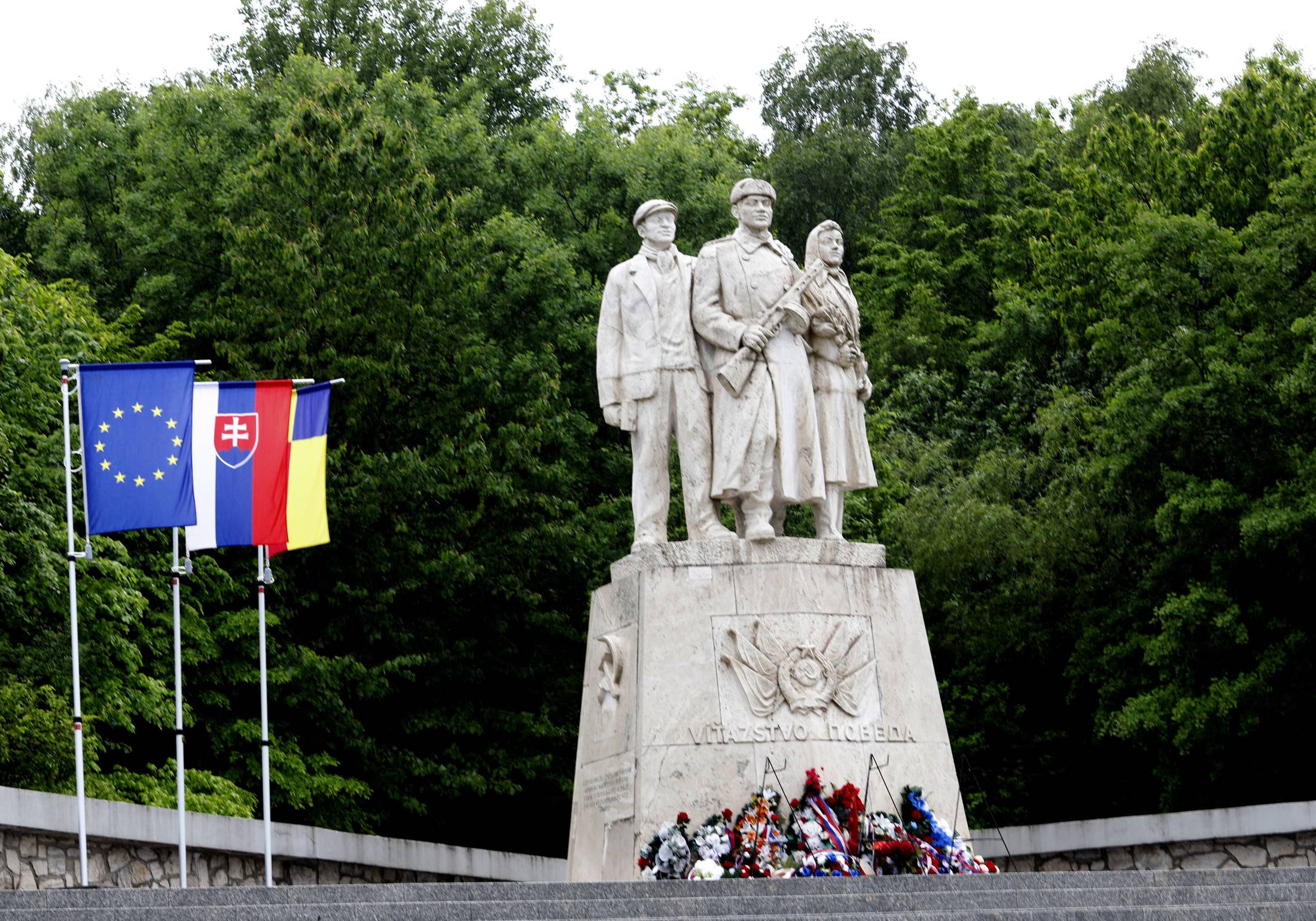 Fotka článku Spomienka pri pamätníku oživí boje o Dargovský priesmyk