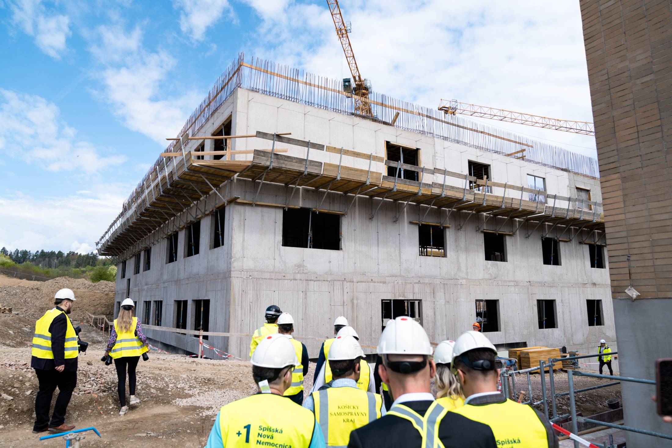 Fotka článku V areáli spišskonovoveskej nemocnice už stoja 3 podlažia skeletu nového pavilónu